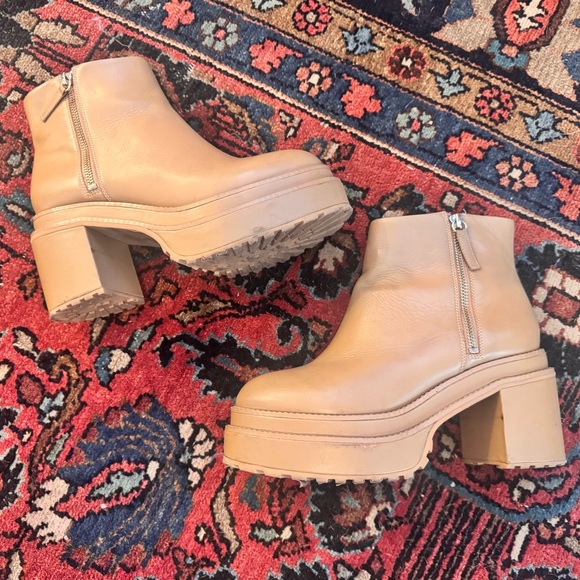 cult gaia Shoes - Cult Gaia Tan Heeled Brenda Boots 38